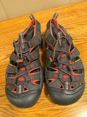 Mens Keen Water Shoes - 8.5 (41)